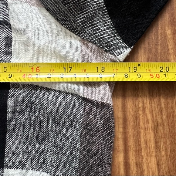 Pink beige black plaid linen button up shirt tunic length w/ handkerchief hem - Picture 5 of 7